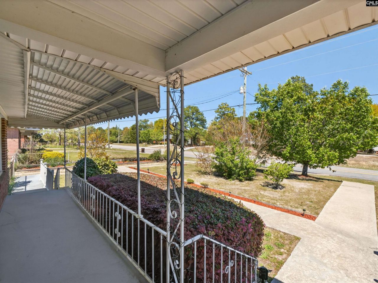 318 Wattling Road  Photo 6