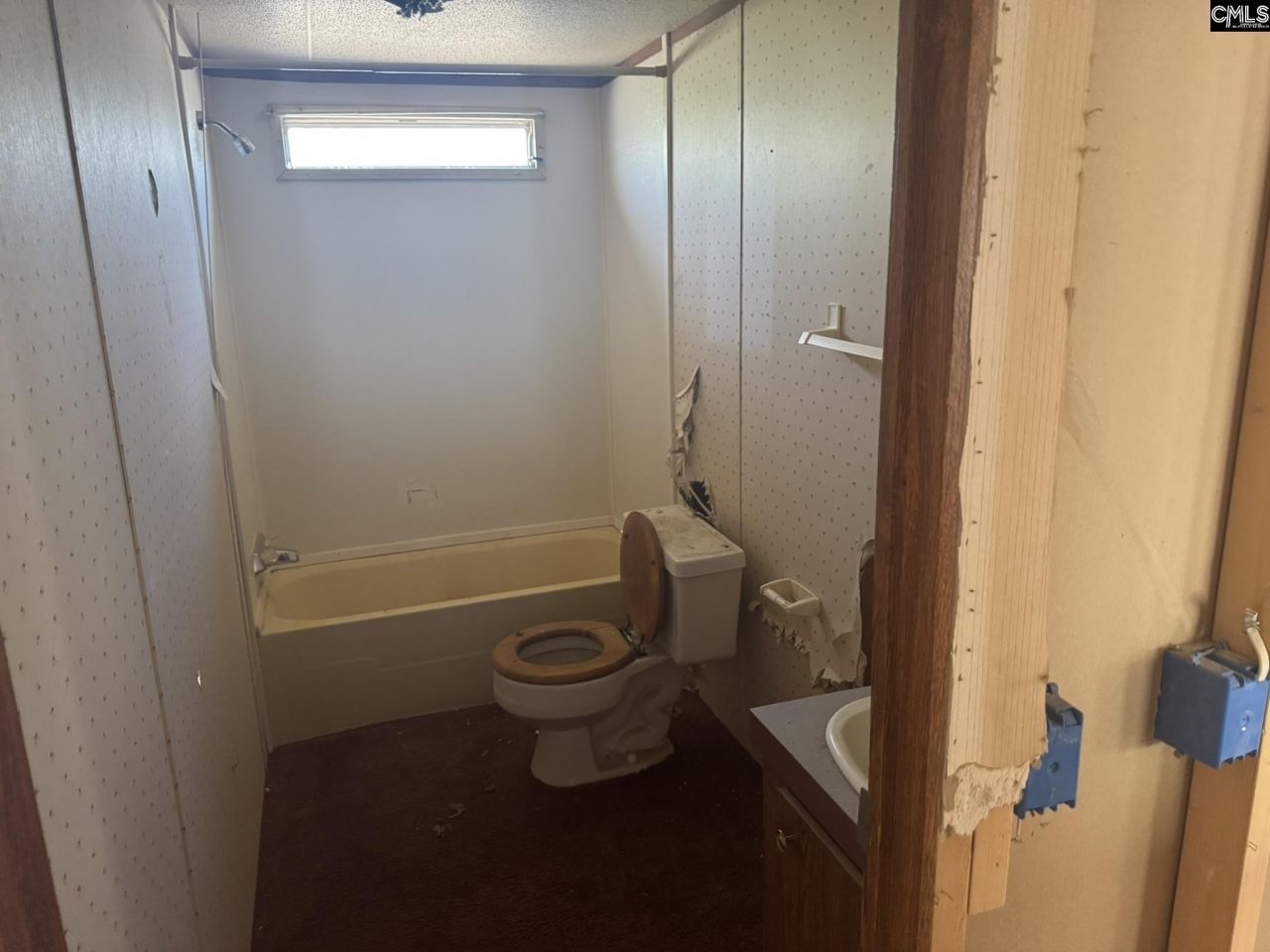 230 Ann Street  Photo 6