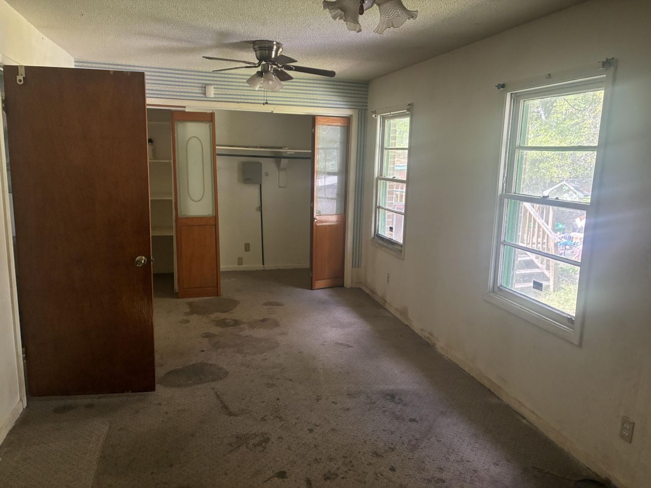 112 Garnet Street Photo 9