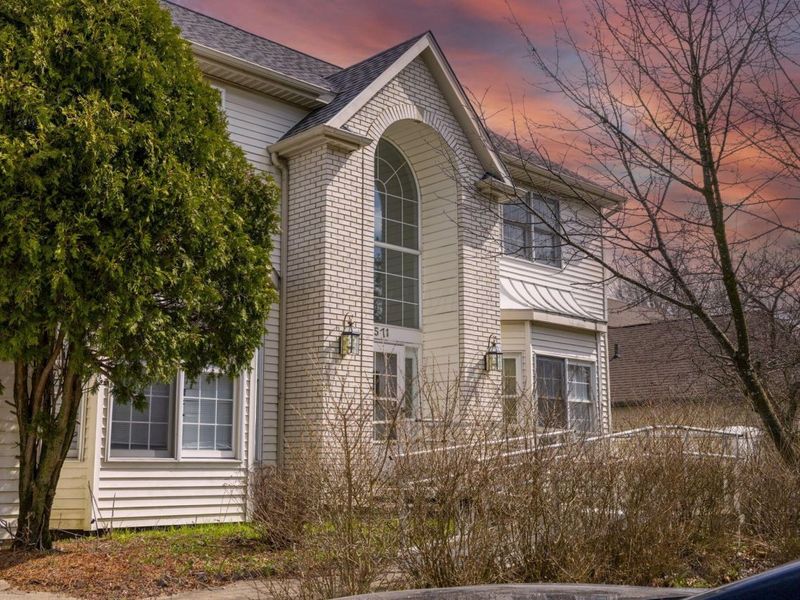 7571 Pleasant Run Drive , Seven Hills, OH 44131 Photo 3