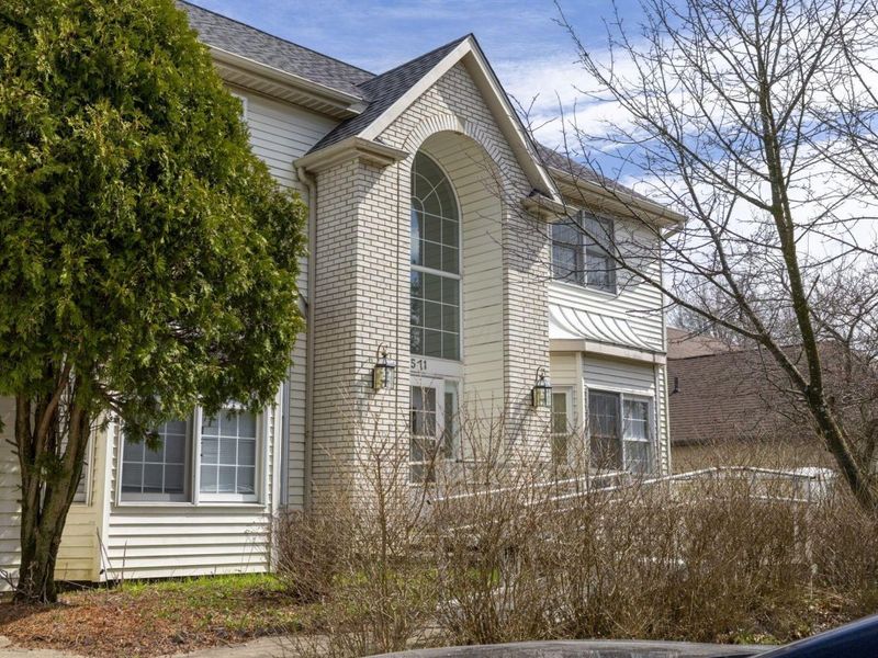 7571 Pleasant Run Drive , Seven Hills, OH 44131 Photo 4