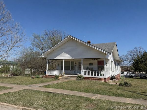 402 N Cimarron Avenue , Drumright, OK 74030