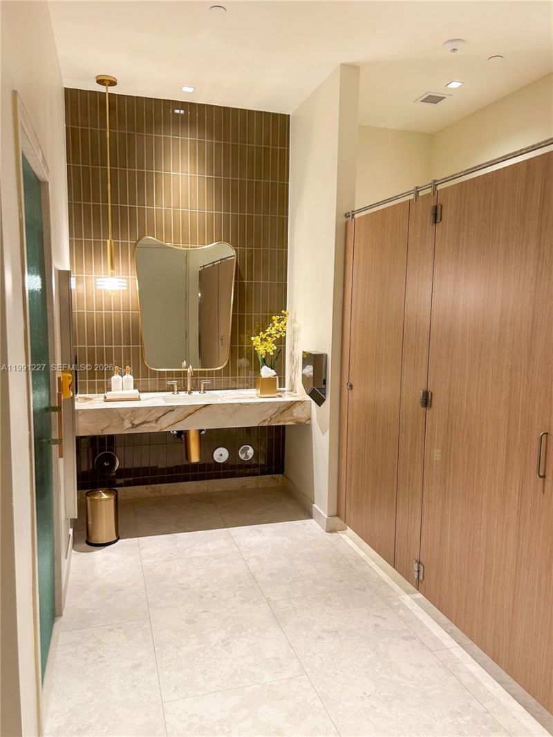 77 SE 5th, Unit 3614, Miami, FL 33131 Photo