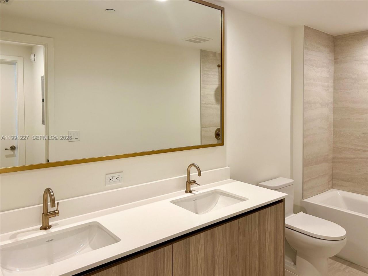 77 SE 5th, Unit 3614, Miami, FL 33131 Photo