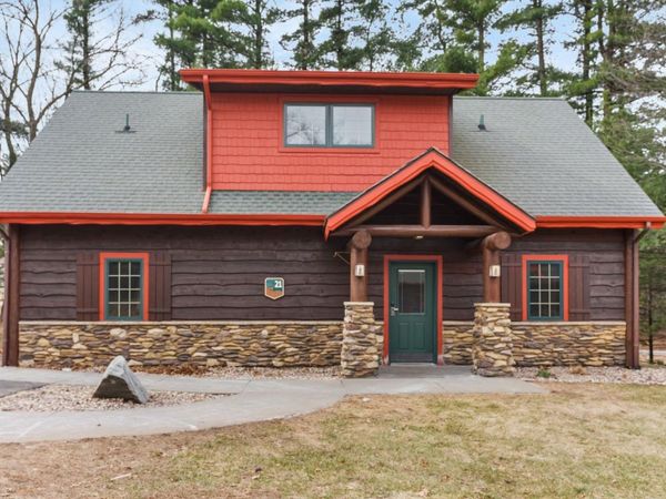 1050 Canyon Road, Unit 21, Lake Delton, WI 53965