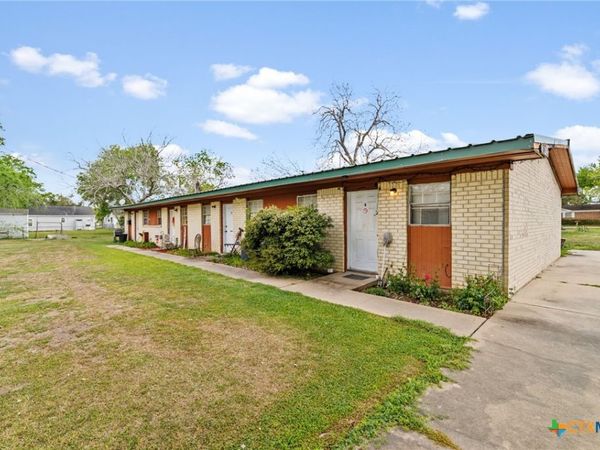 502 E Heard Street, Ganado, TX 77962