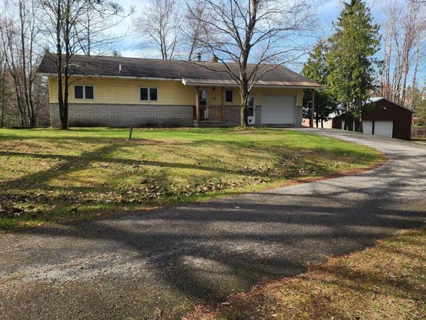 1090 Oakridge Drive, Alpena, MI 49707