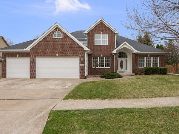 8903 Highland Drive, Rock Island, IL 61201