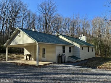 807 SAND SPRINGS ROAD, BEECH CREEK, PA 16822