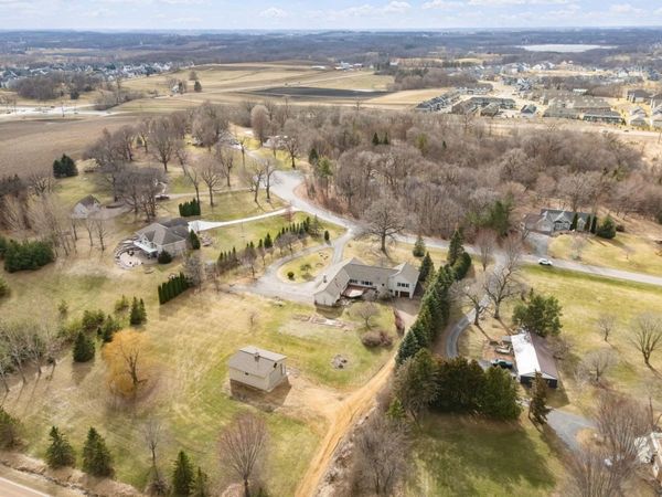 9675 SUMMIT Place, Chaska, MN 55318