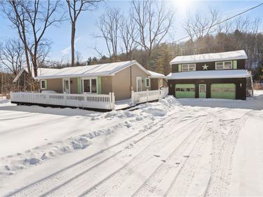 8823 Eelpot Road, Naples, NY 14512