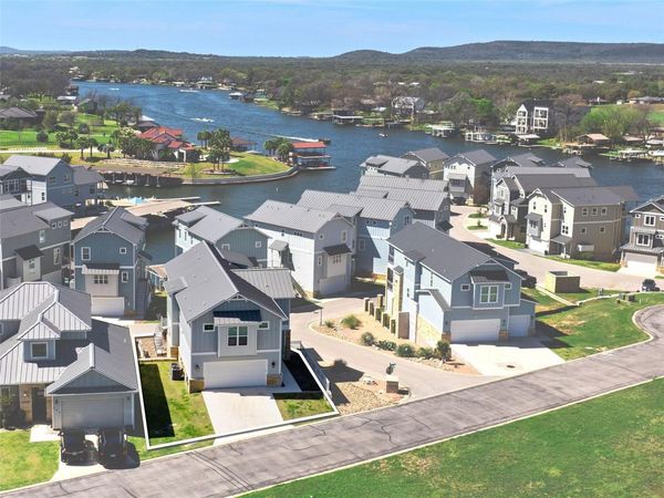 200 Archview LN , Kingsland, TX 78639