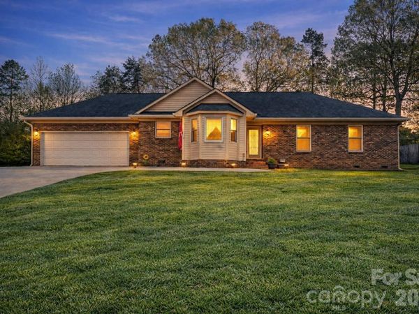 7004 Forest Hills Drive, Denver, NC 28037