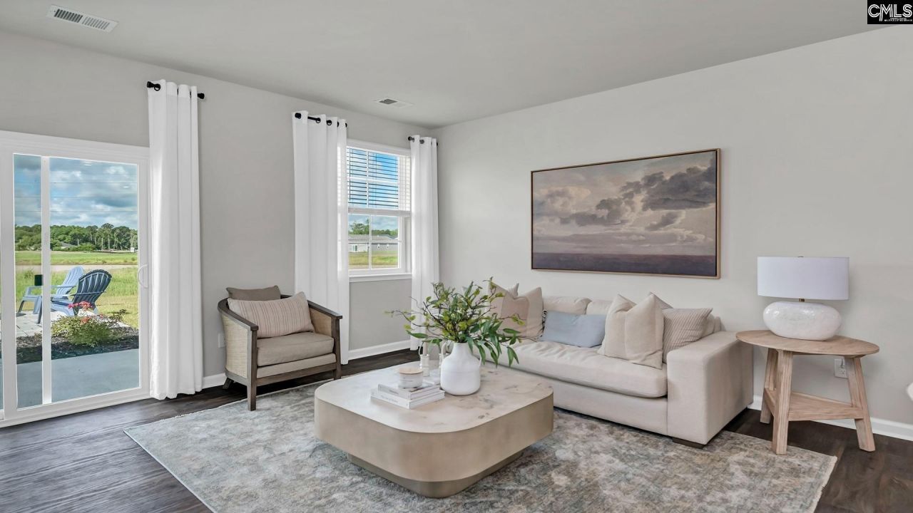 573 Edgetree Drive  Photo 11