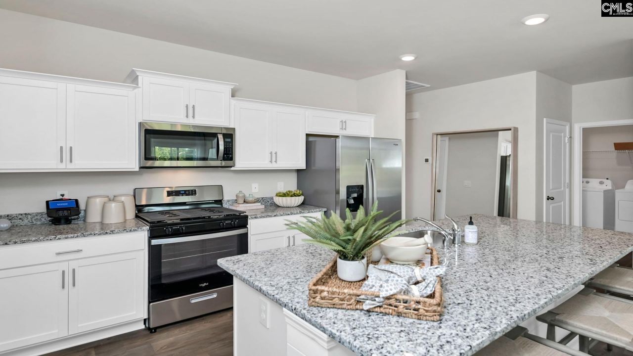 573 Edgetree Drive  Photo 6