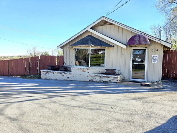 614 W College Street, Branson, MO 65616