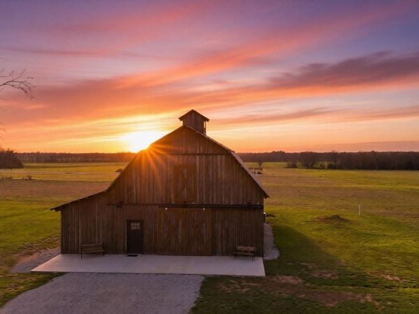 29990c S 2725 Road, Sheldon, MO 64784