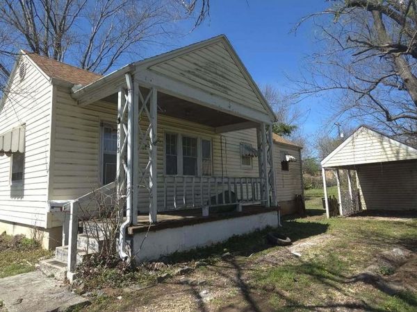 2613 W Walnut Street, Springfield, MO 65806