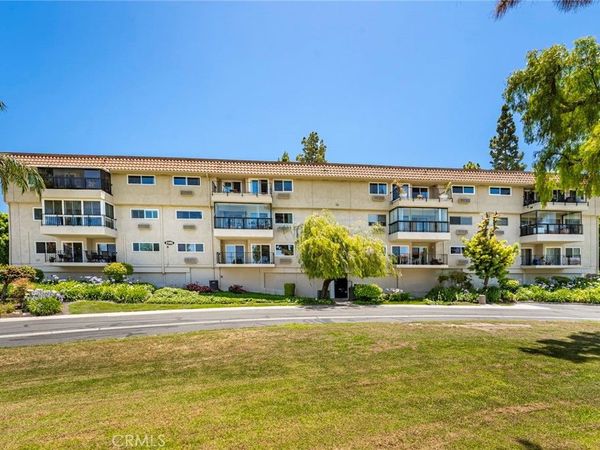 2385 Via Mariposa, Unit 1F, Laguna Woods, CA 92637