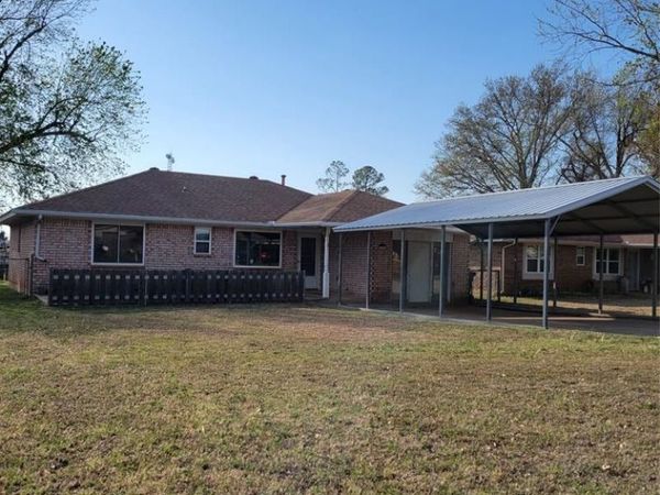 504 Riverview Drive, Noble, OK 73068