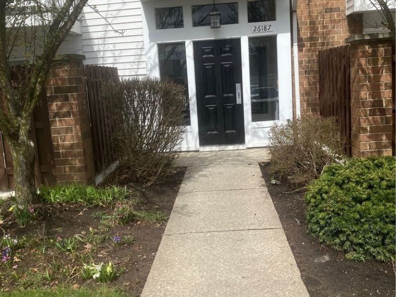 26187 Raintree Boulevard, Unit C5, Olmsted Falls, OH 44138 Photo 1