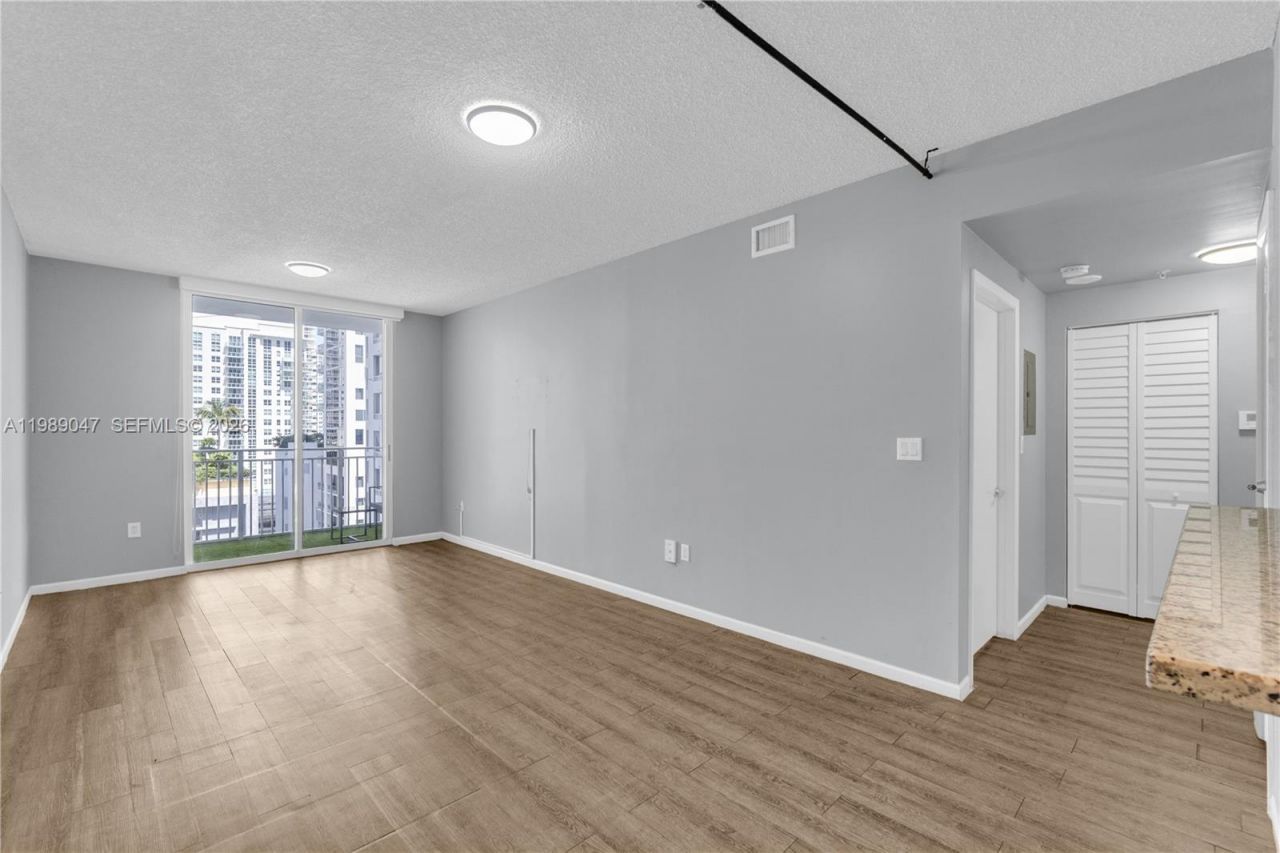 185 SE 14th Ter , Unit 1611, Miami, FL 33131 Photo
