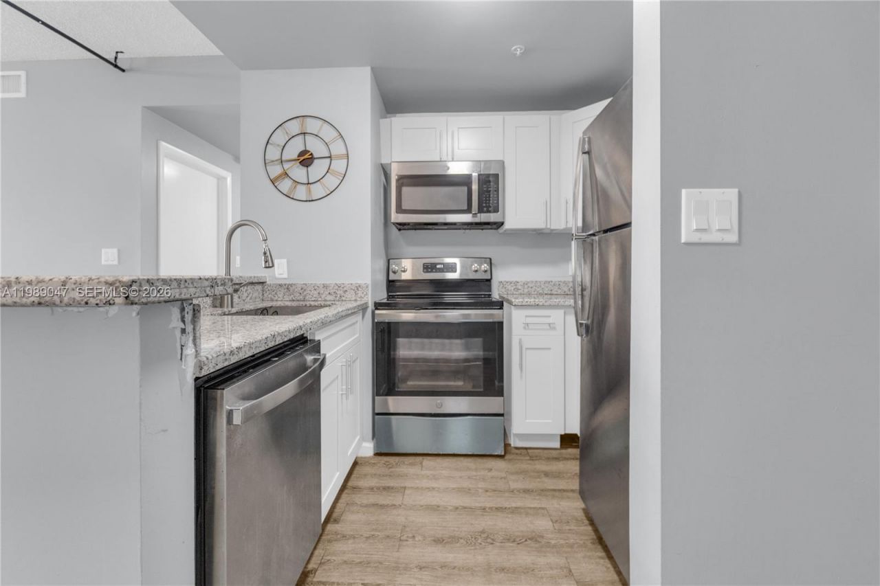 185 SE 14th Ter , Unit 1611, Miami, FL 33131 Photo