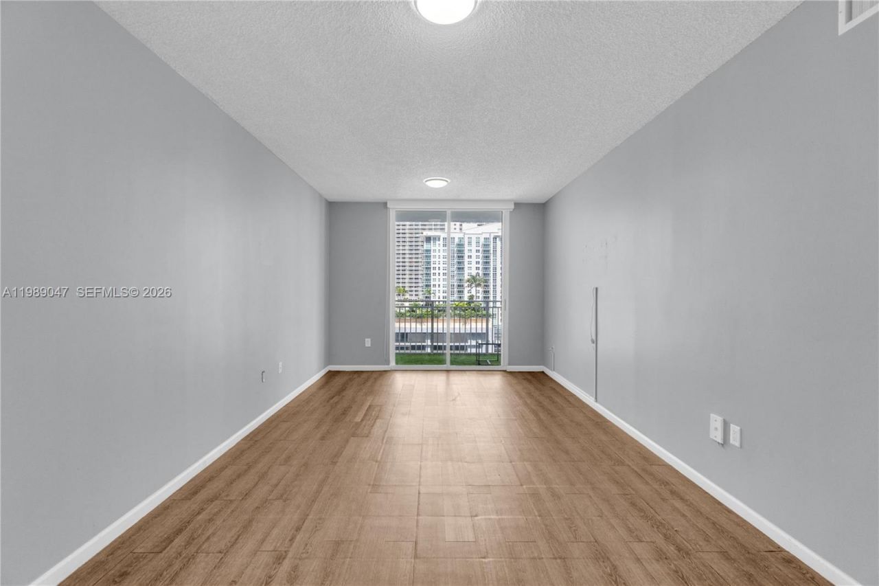 185 SE 14th Ter , Unit 1611, Miami, FL 33131 Photo