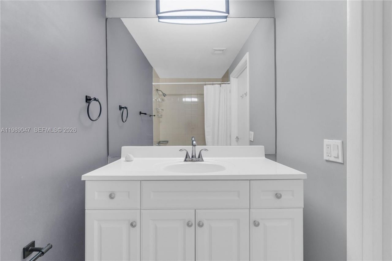 185 SE 14th Ter , Unit 1611, Miami, FL 33131 Photo