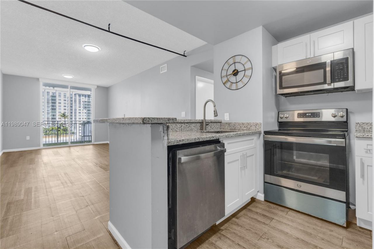 185 SE 14th Ter , Unit 1611, Miami, FL 33131 Photo