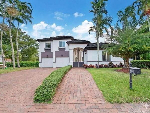 8164 SW 171st St, Palmetto Bay, FL 33157