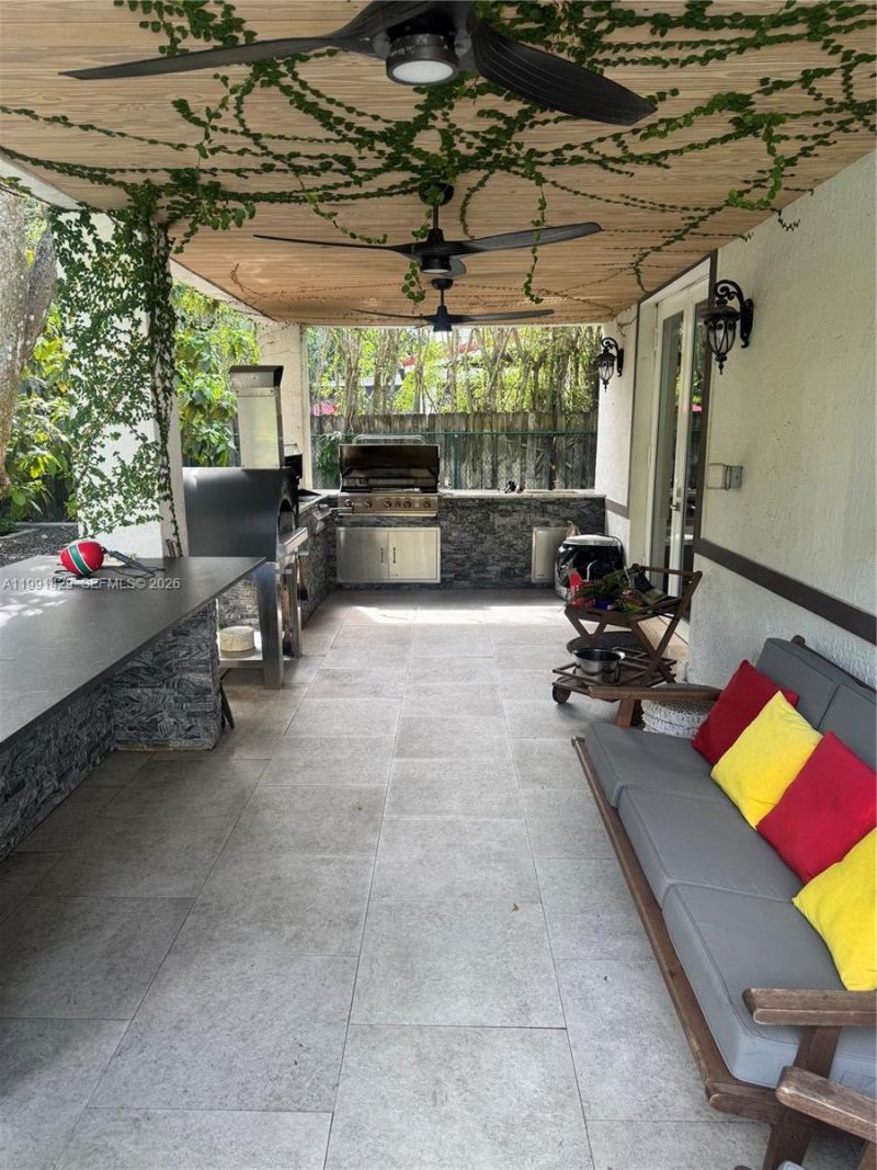 8164 SW 171st St, Palmetto Bay, FL 33157 Photo