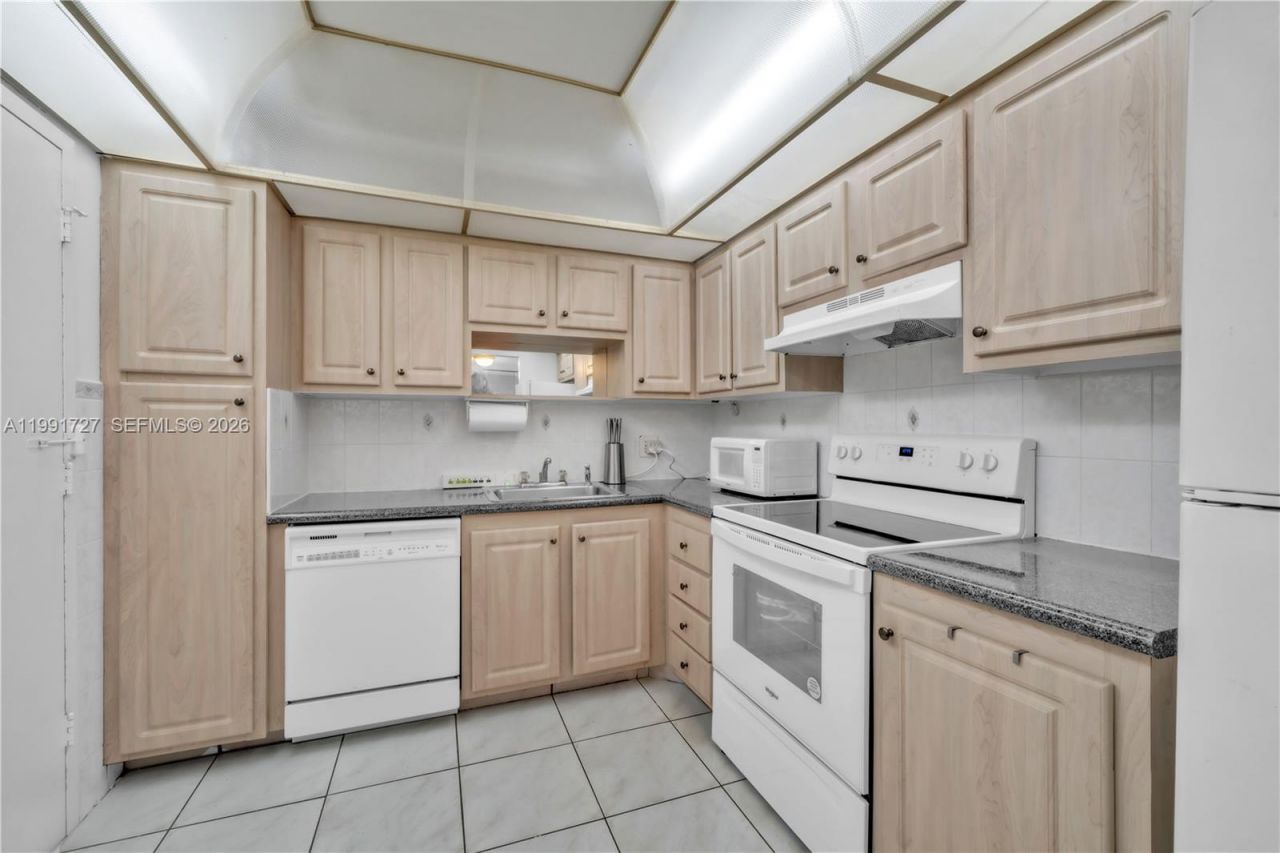 3800 S Ocean Dr , Unit 618, Hollywood, FL 33019 Photo