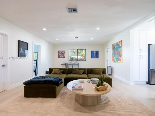 7548 Adventure Ave, North Bay Village, FL 33141