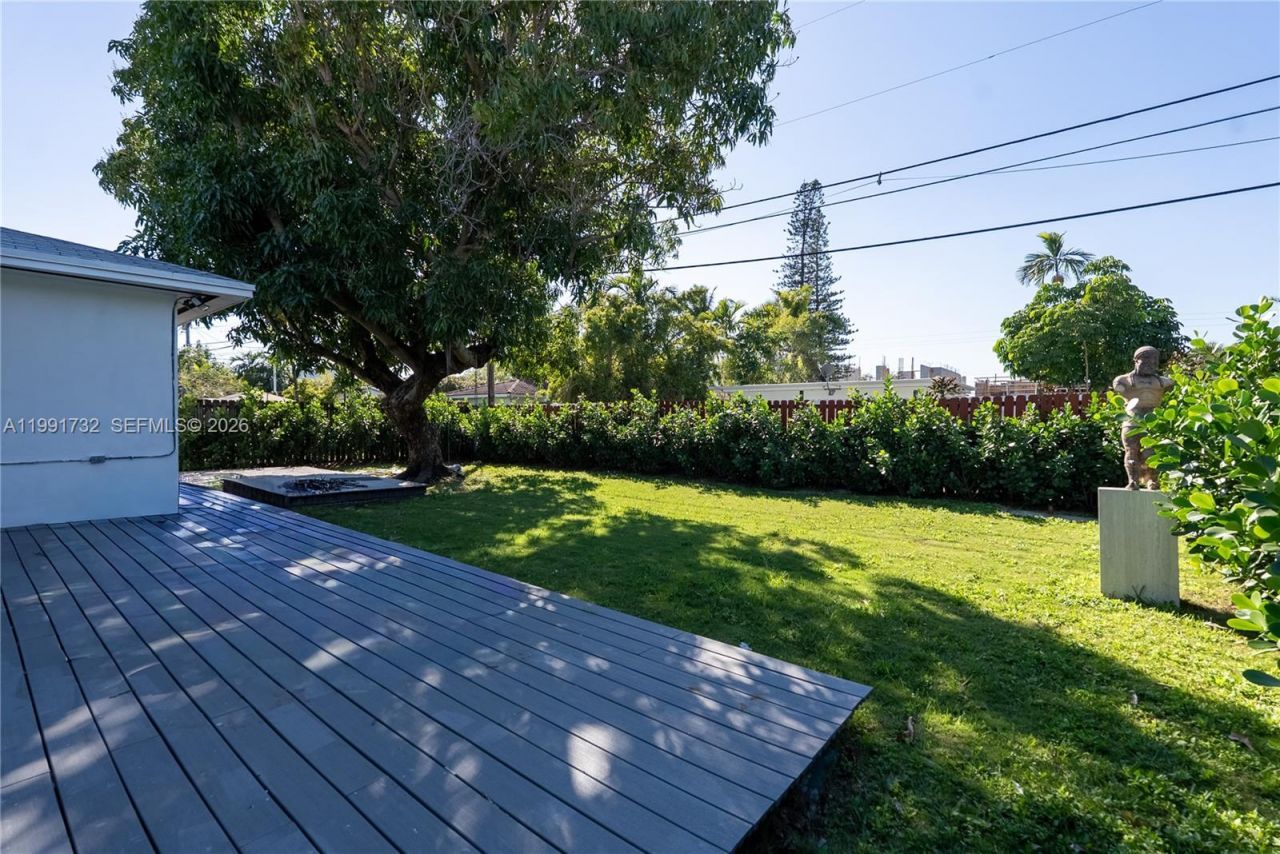 7548 Adventure Ave, North Bay Village, FL 33141 Photo