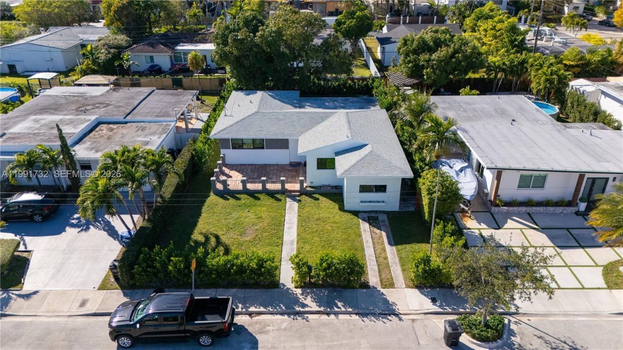 7548 Adventure Ave, North Bay Village, FL 33141 Photo