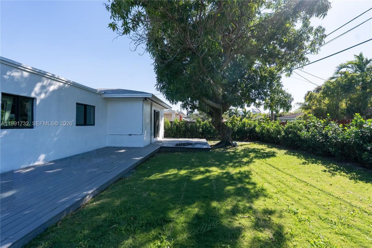 7548 Adventure Ave , North Bay Village, FL 33141 Photo