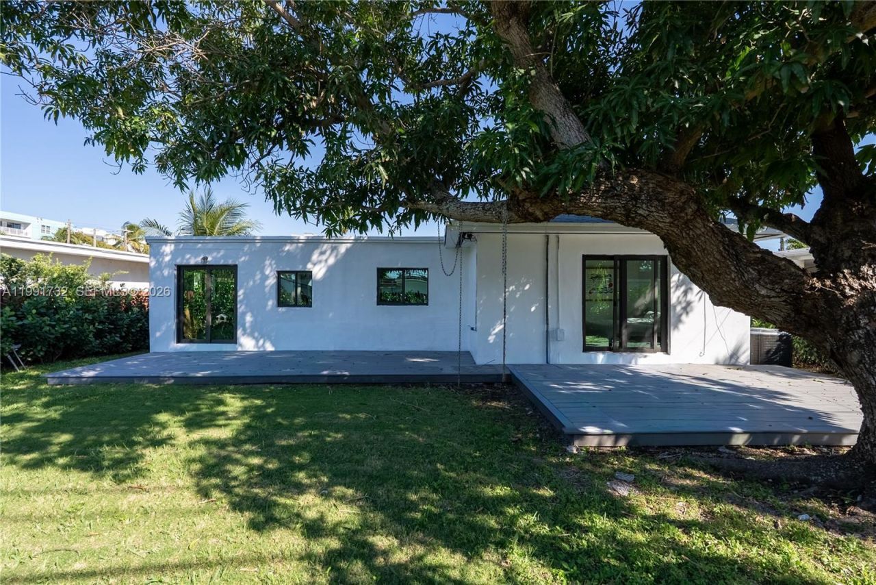 7548 Adventure Ave , North Bay Village, FL 33141 Photo