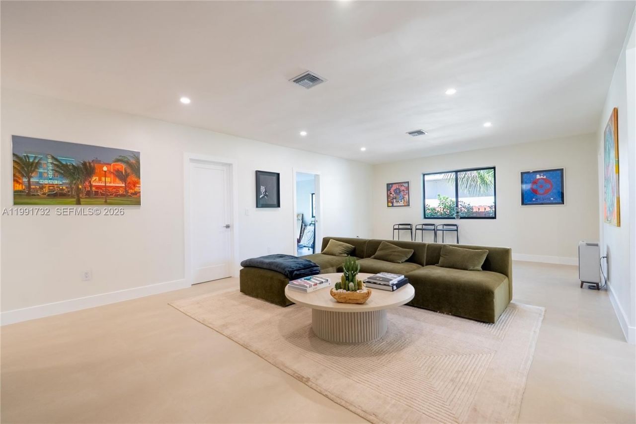 7548 Adventure Ave, North Bay Village, FL 33141 Photo