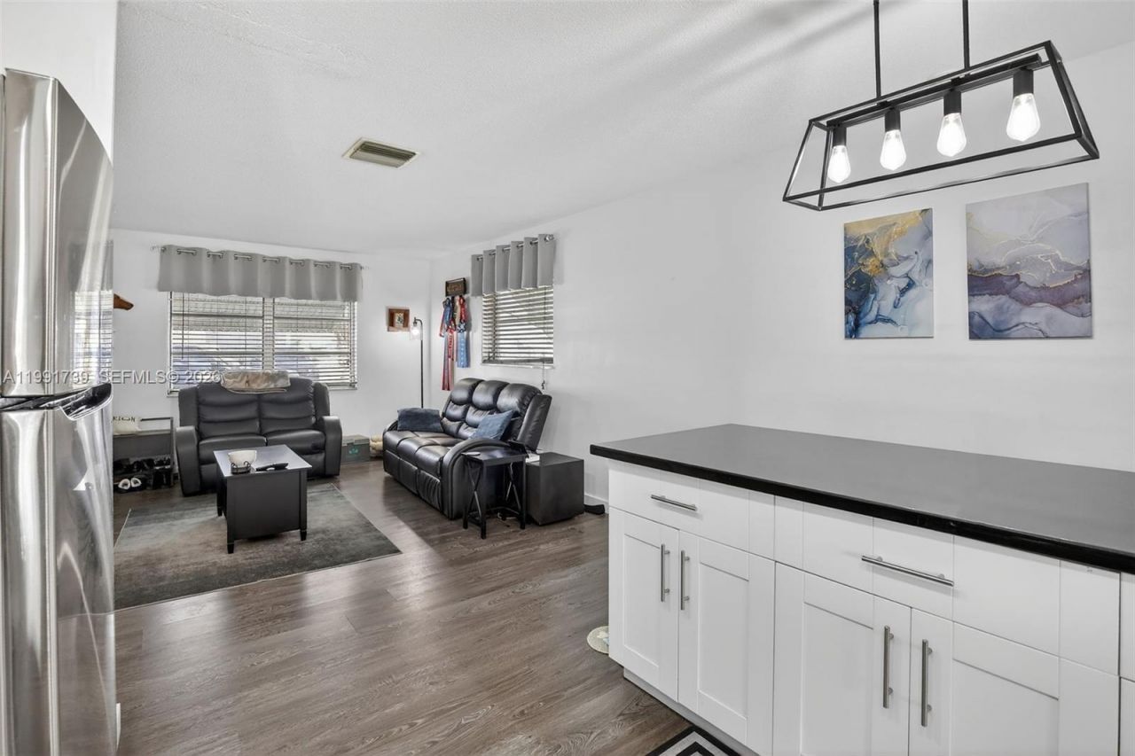 5404 NW 27th Way, Tamarac, FL 33309 Photo