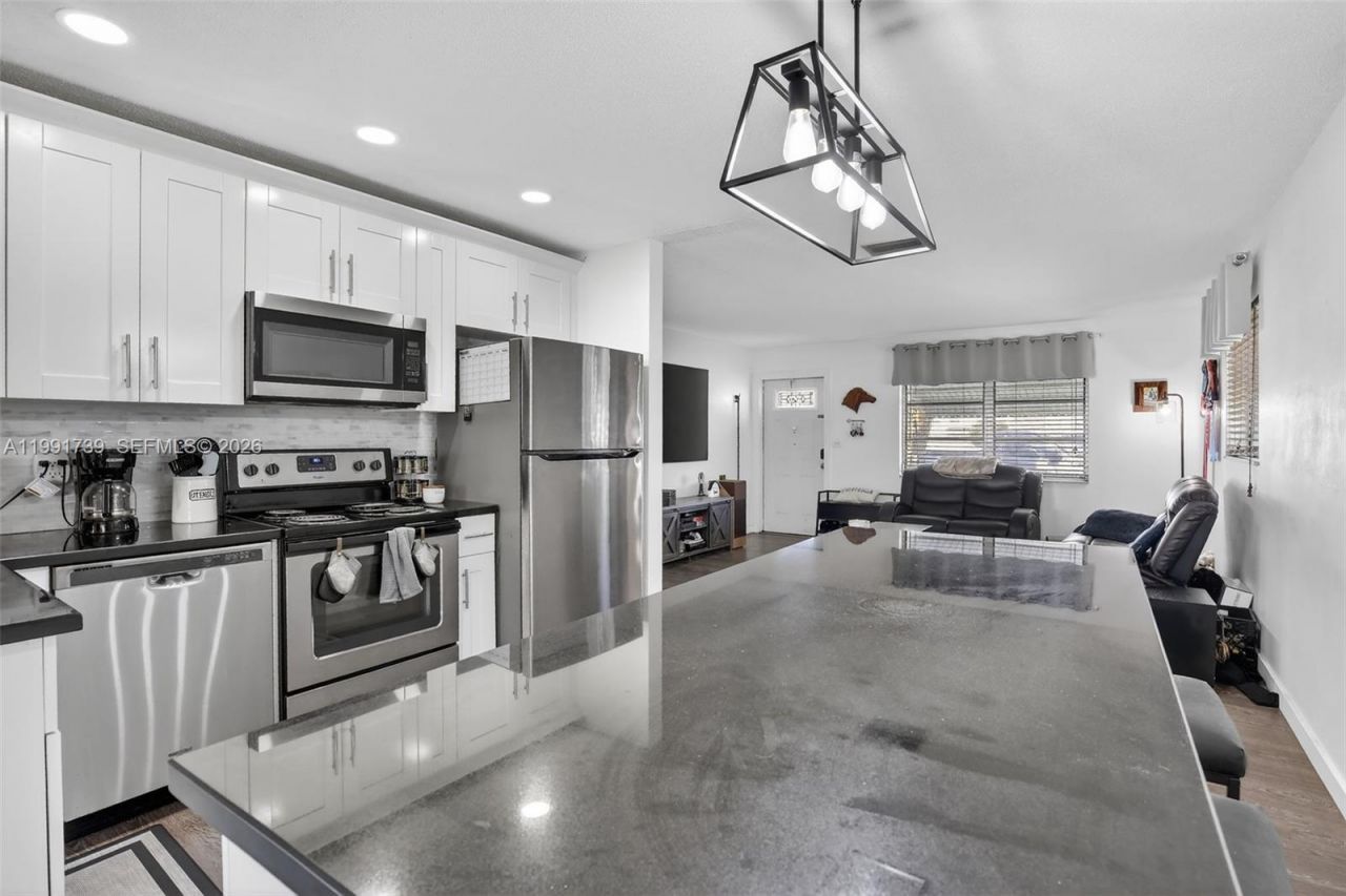 5404 NW 27th Way, Tamarac, FL 33309 Photo