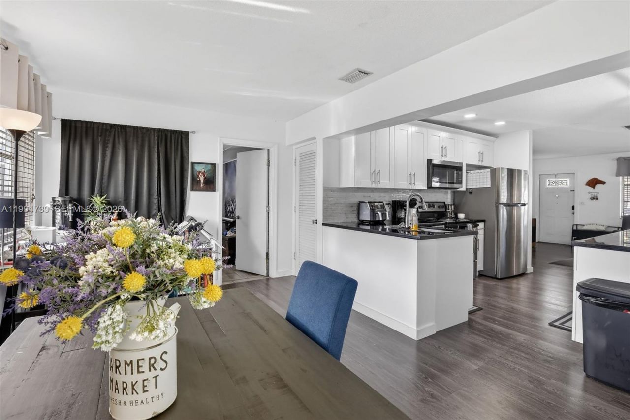 5404 NW 27th Way, Tamarac, FL 33309 Photo