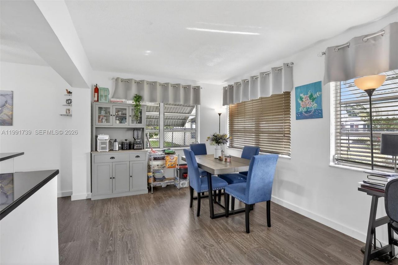 5404 NW 27th Way, Tamarac, FL 33309 Photo