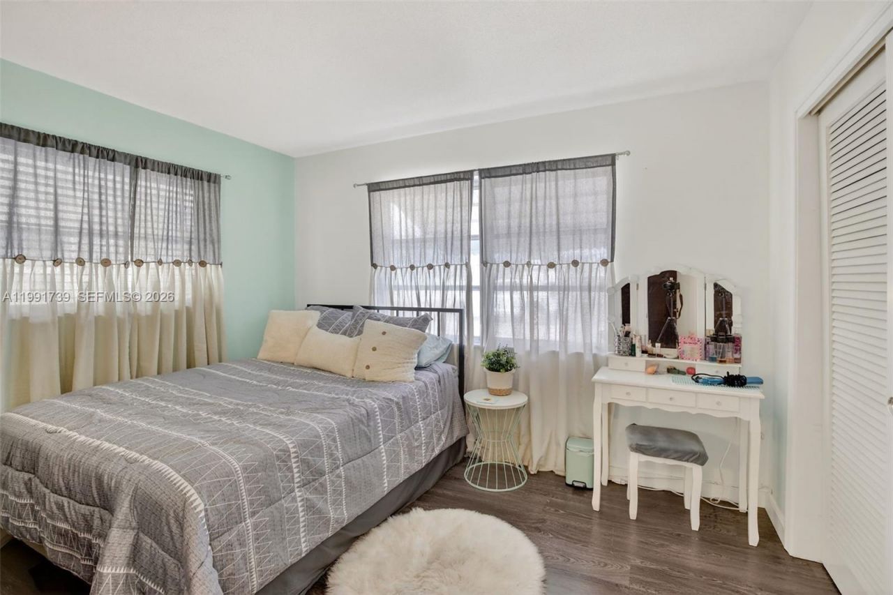 5404 NW 27th Way, Tamarac, FL 33309 Photo