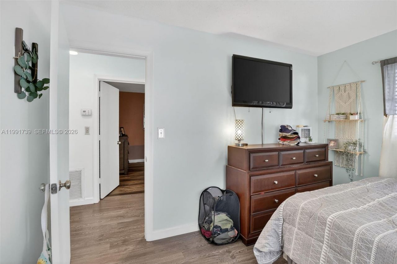 5404 NW 27th Way, Tamarac, FL 33309 Photo