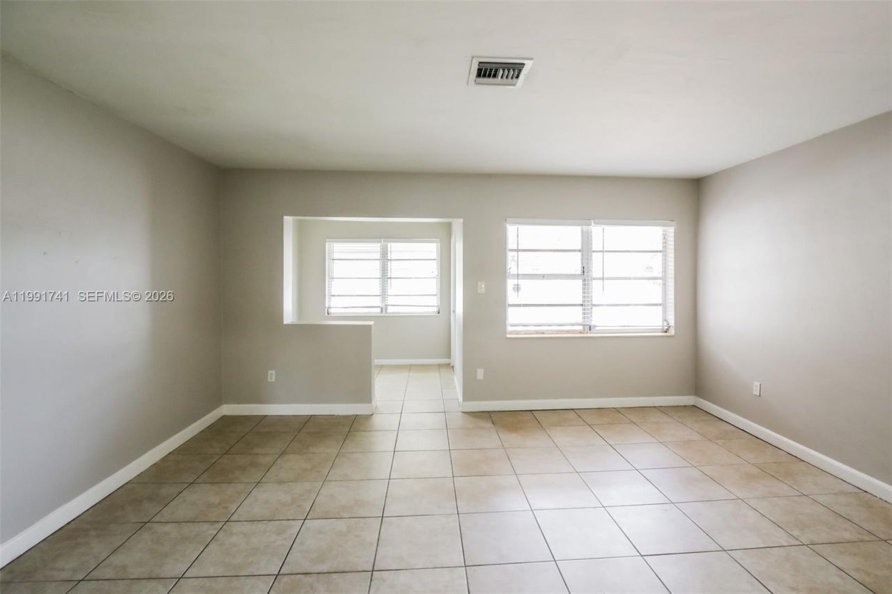 1710 NW 109th St , Miami, FL 33167 Photo