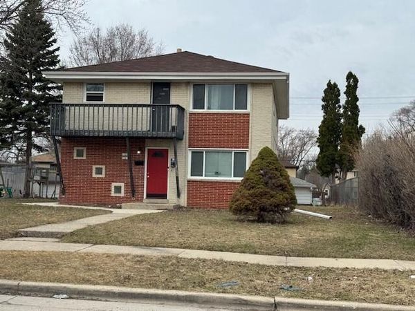 5721 N 90TH STREET, Milwaukee, WI 53225