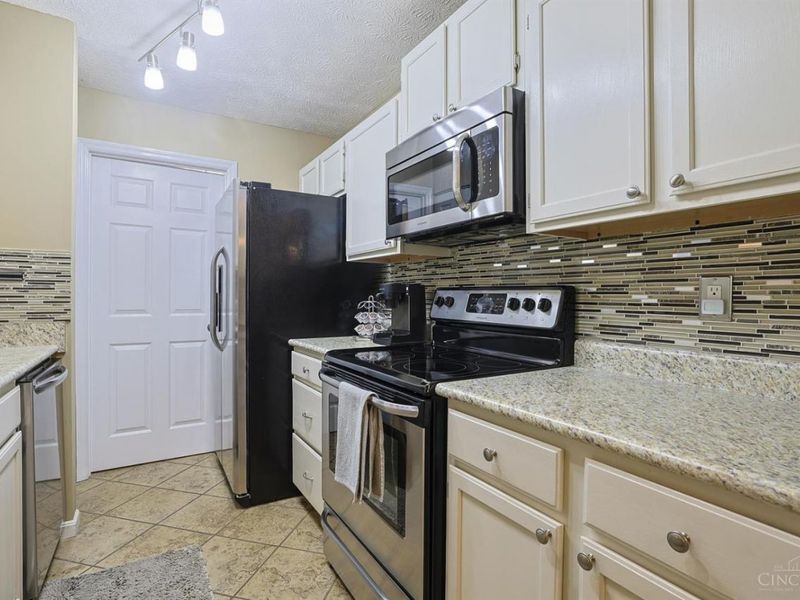 7394 Ridgepoint Drive, Unit 2, Anderson Twp, OH 45230 Photo 12