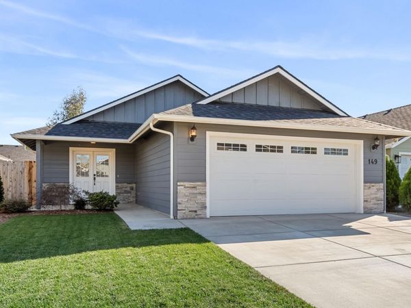 149 SW Otter Court, Grants Pass, OR 97527