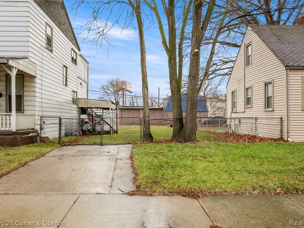 11352 Rivard Avenue , Warren, MI 48089